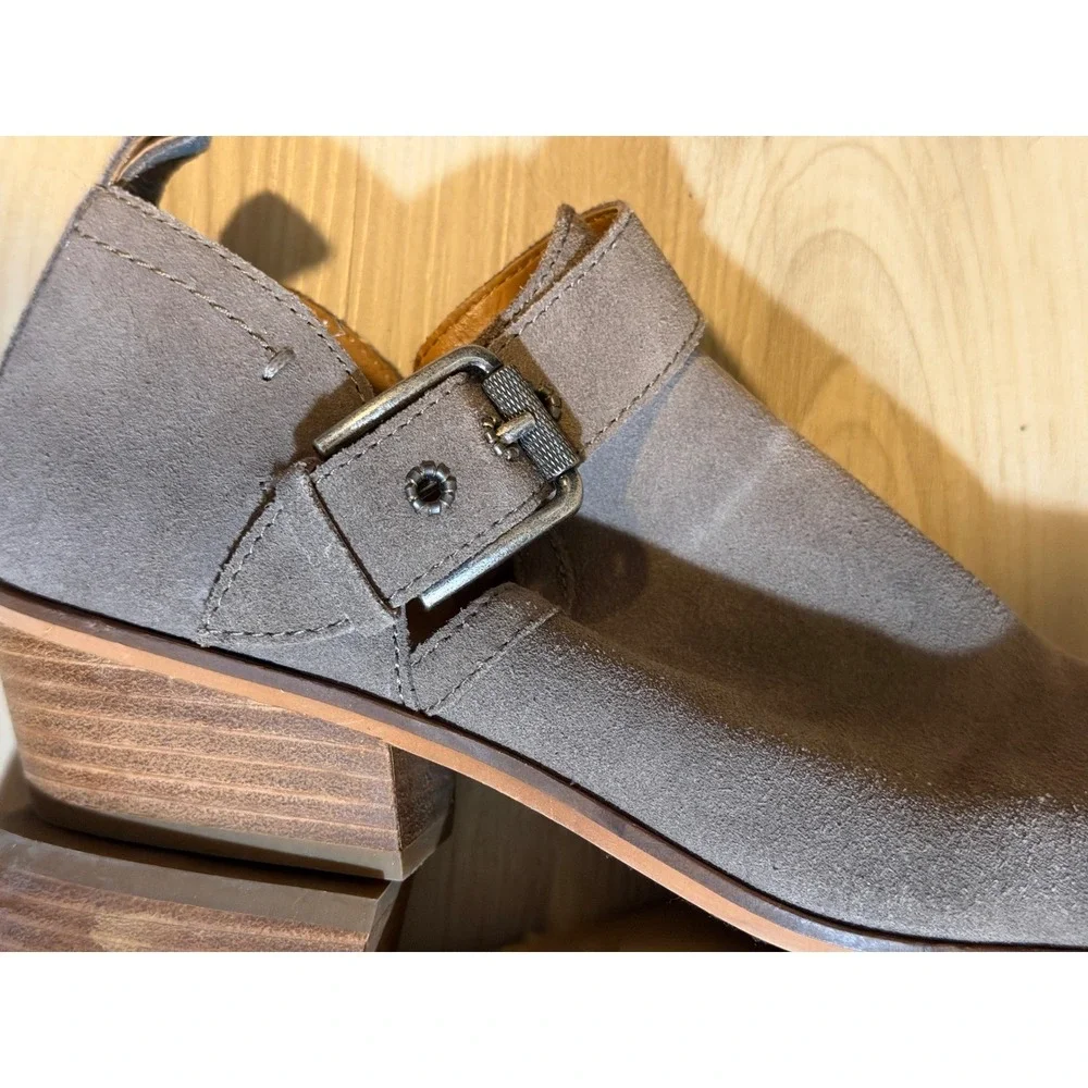 Frye and Co. Suede Ankle Booties Gray 8‎ Women Buckle Pointed Toe 3470781-GRY